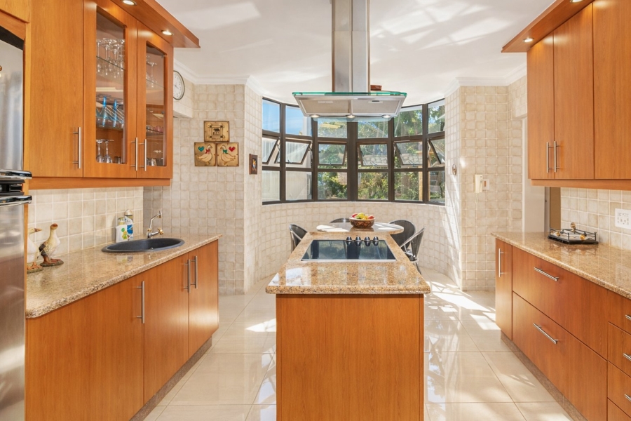 5 Bedroom Property for Sale in Caribbean Beach Club North West